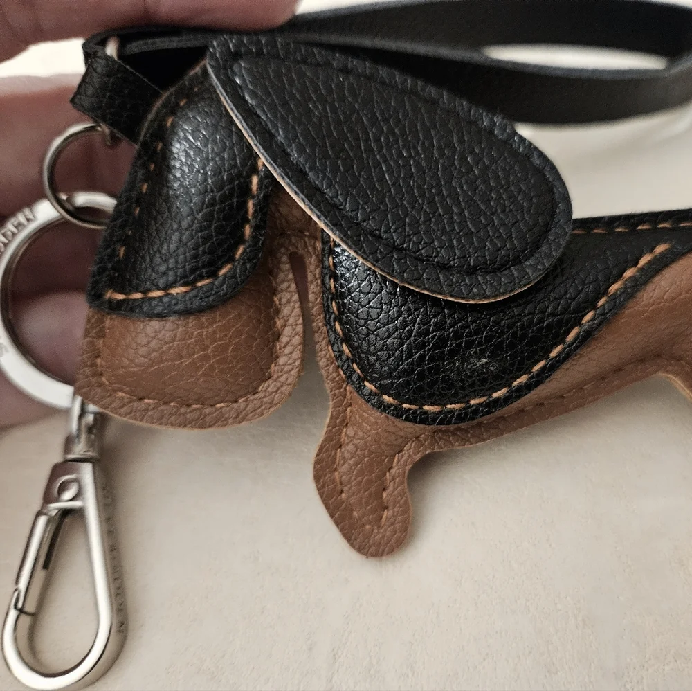 NWOT Steve Madden Genuin Leather Dachshund Purse Charm Keychain Black Tan - Picture 9 of 14
